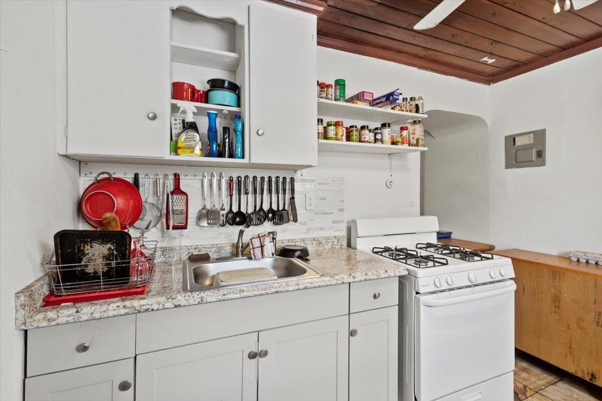 FRESHWATER 11TH & 12TH AVE ADD - Residential