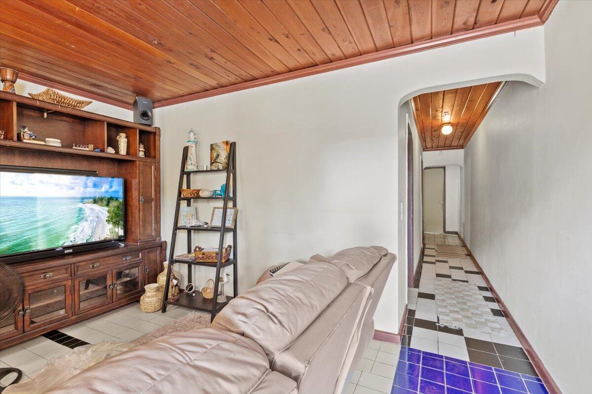 FRESHWATER 11TH & 12TH AVE ADD - Residential