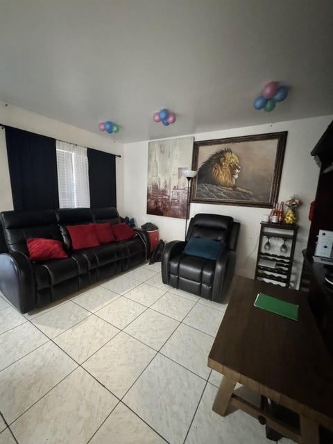 Tiny photo for 101 NE 41st Street #65E, Oakland Park, FL 33334 (MLS # F10538508)