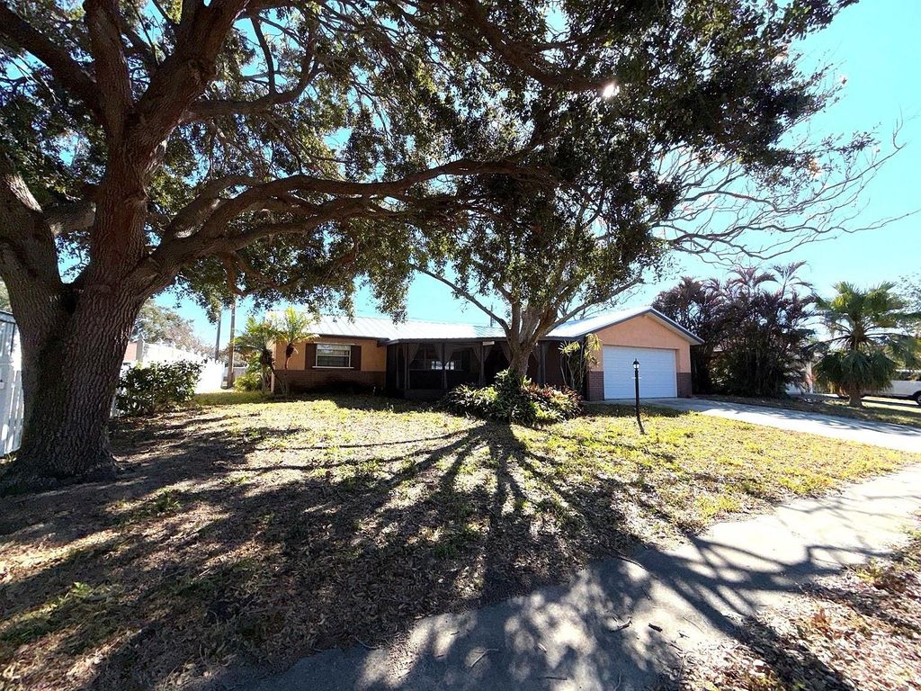 Photo of 909 Canal Circle, Sebastian, FL 32958 (MLS # F10551953)