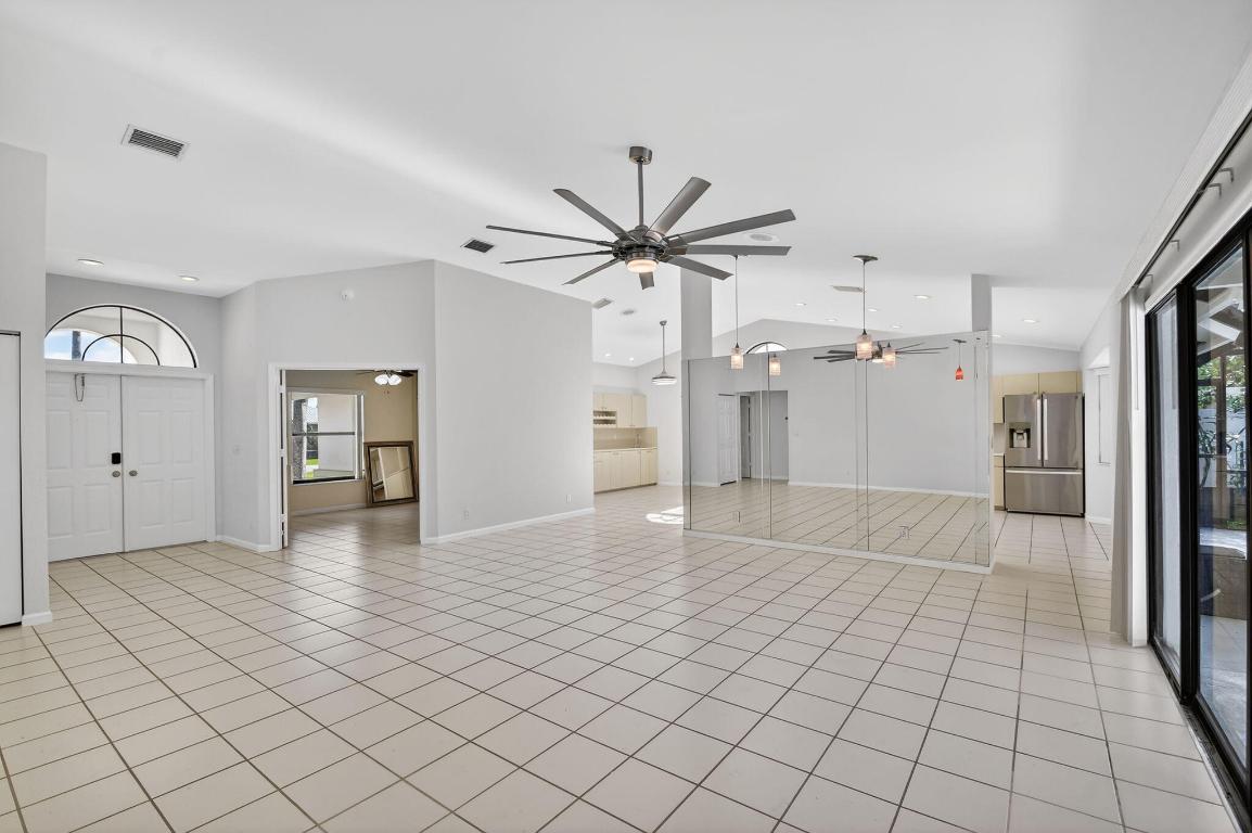 LA MANCHA THREE PB 30 P60-64 - Residential