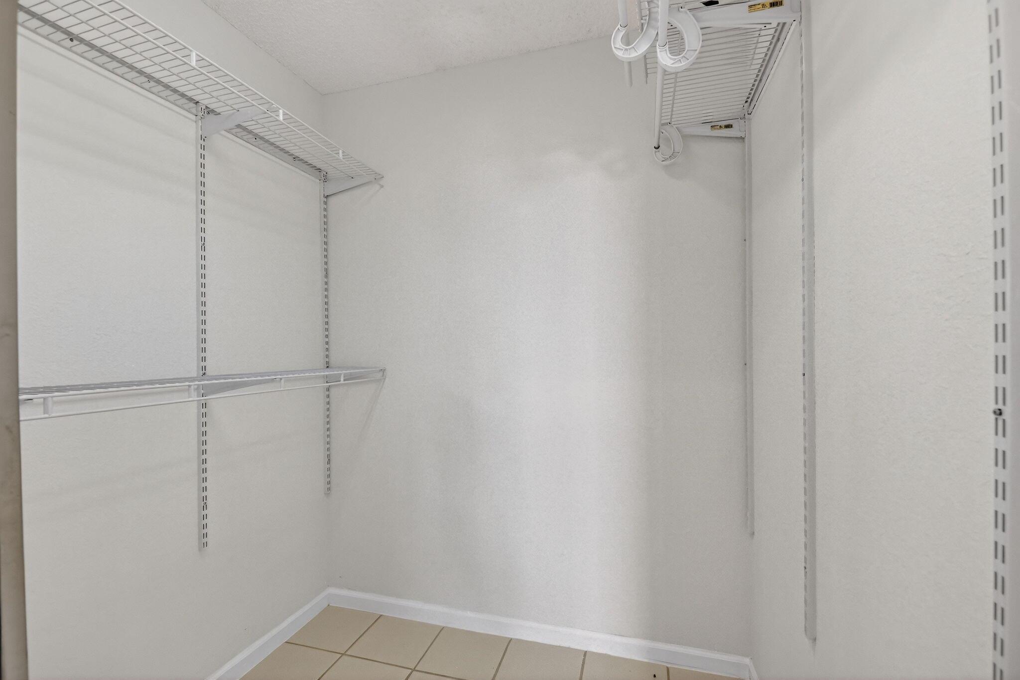 LA MANCHA THREE PB 30 P60 - Residential