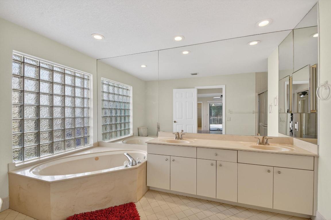 LA MANCHA THREE PB 30 P60-64 - Residential