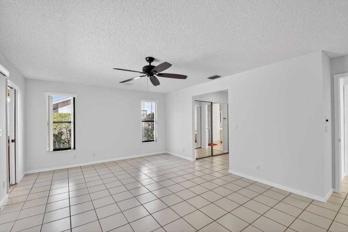 LA MANCHA THREE PB 30 P60-64 - Residential