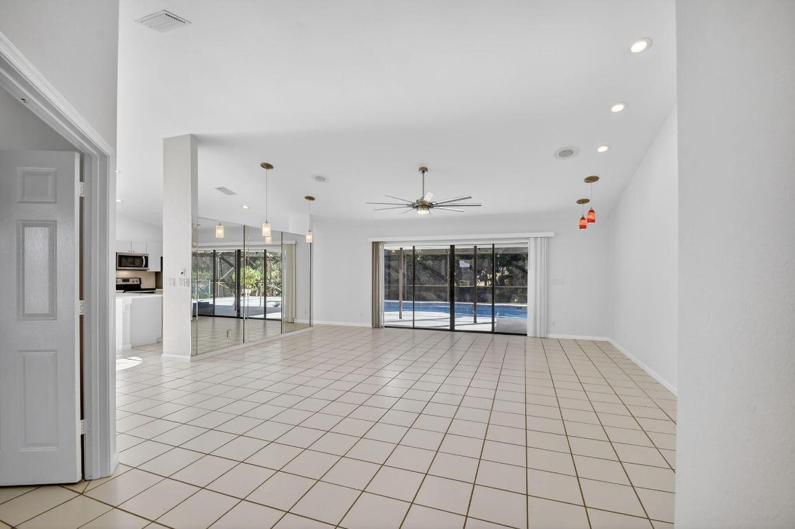 LA MANCHA THREE PB 30 P60-64 - Residential