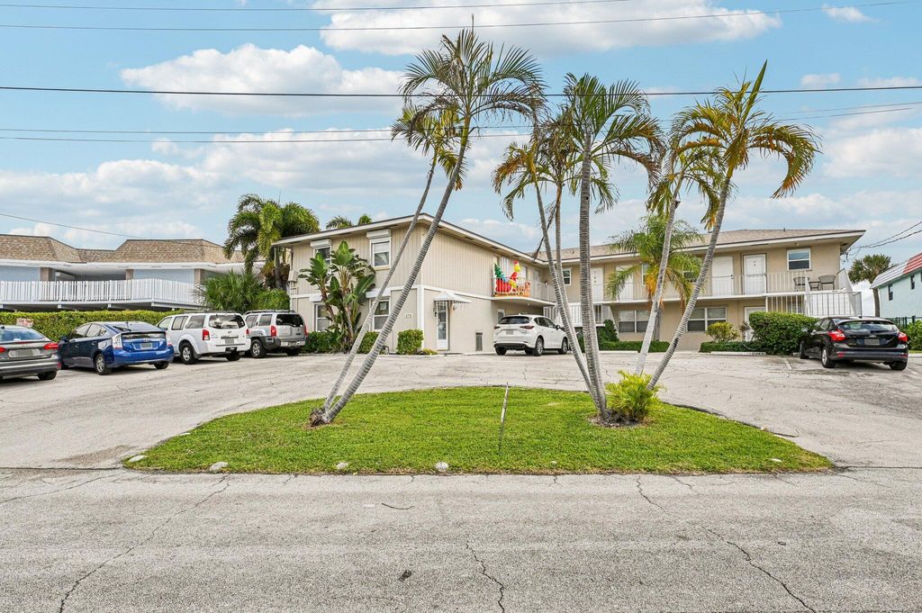 Photo of 370 Wilma Circle W #6, Riviera Beach, FL 33404 (MLS # R11148783)