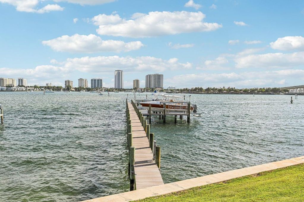 Photo of 370 Wilma Circle W #6, Riviera Beach, FL 33404 (MLS # R11148783)