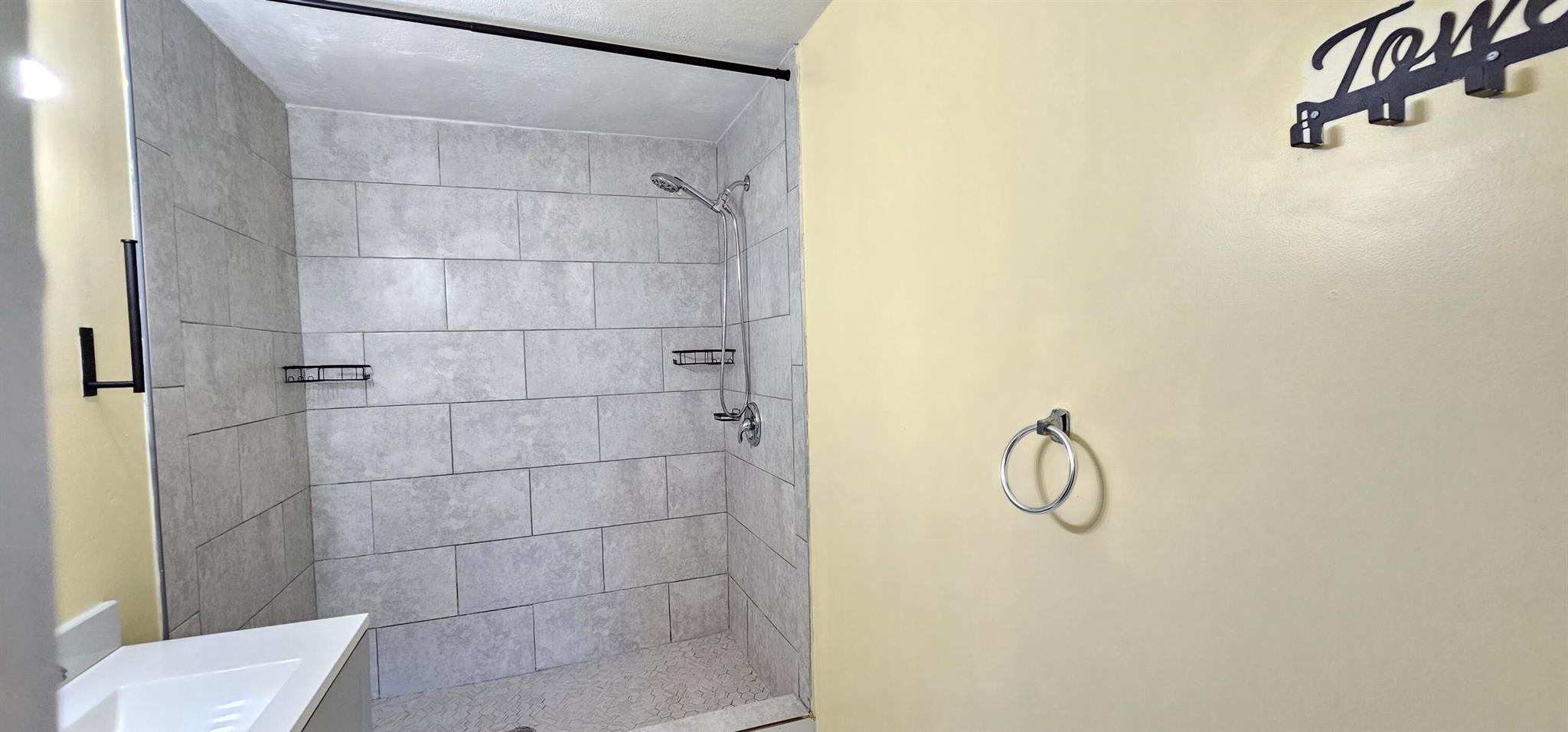 PALM BEACH NATL GOLF AND - Residential Lease