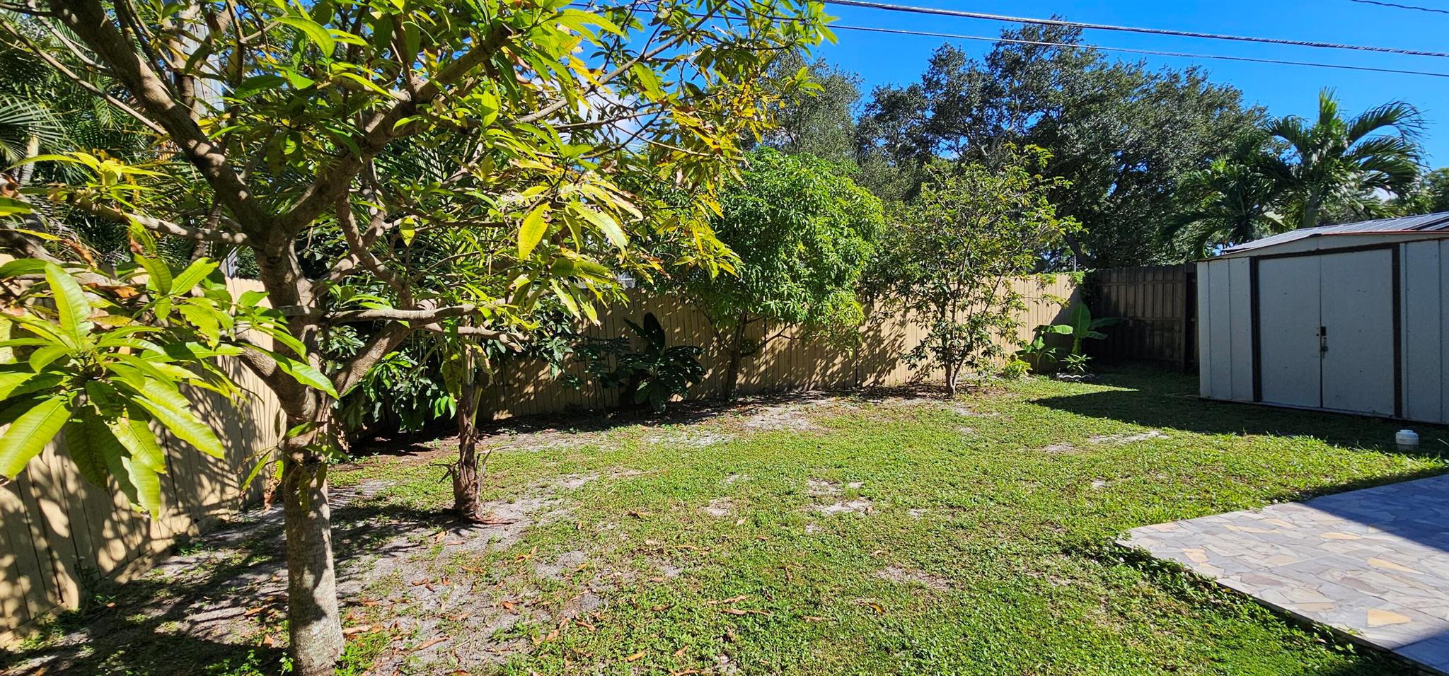 PALM BEACH NATL GOLF AND - Residential Lease