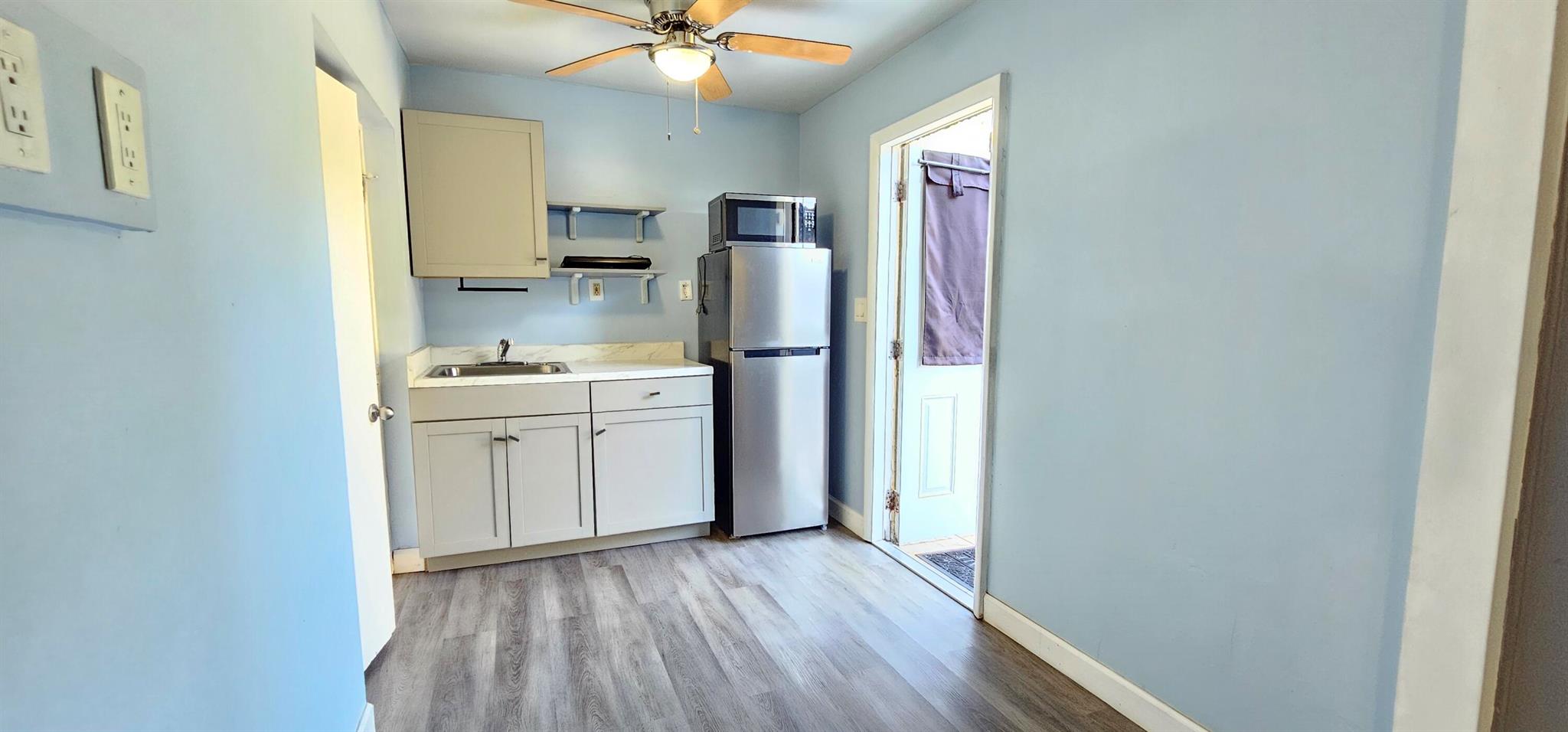 PALM BEACH NATL GOLF AND - Residential Lease