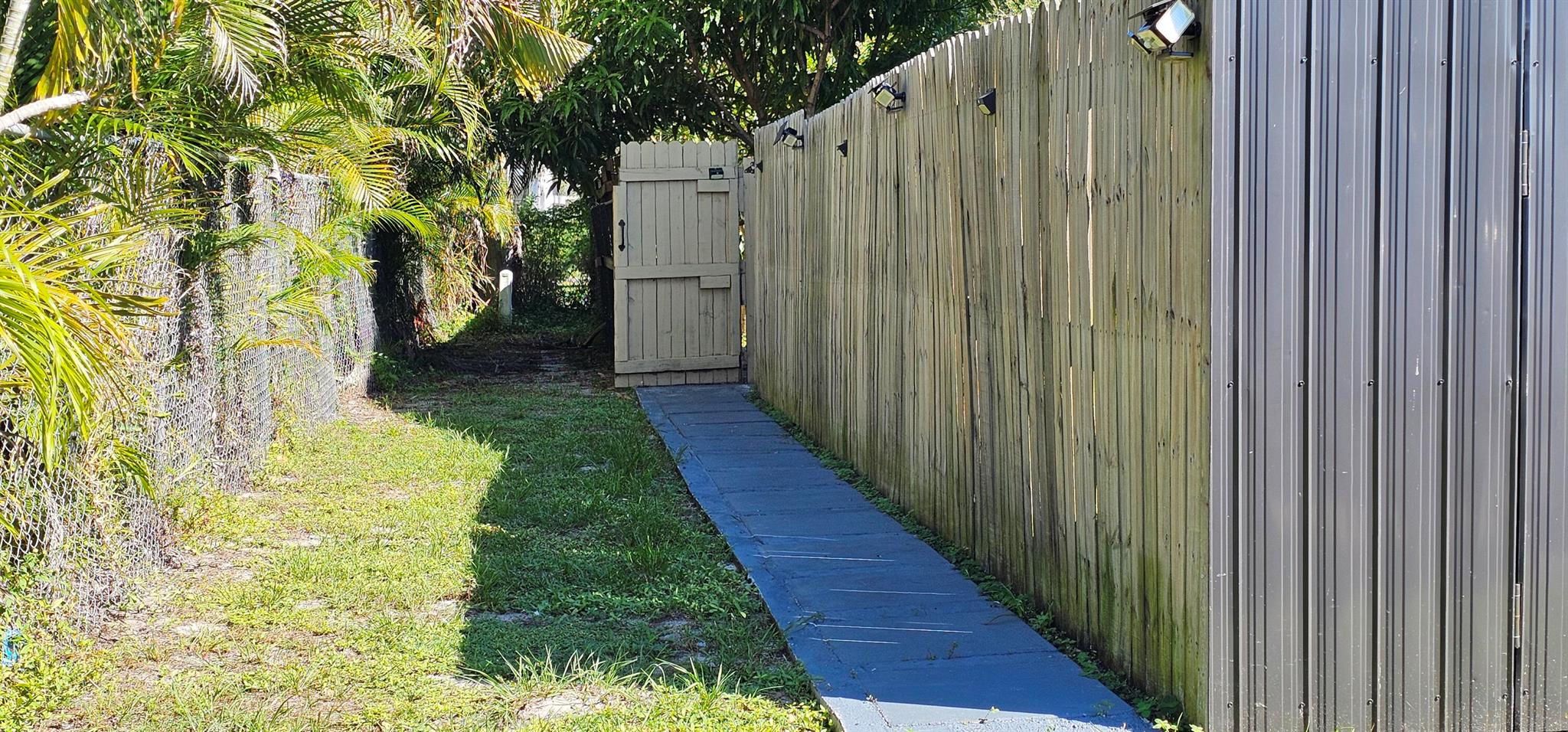 PALM BEACH NATL GOLF AND - Residential Lease