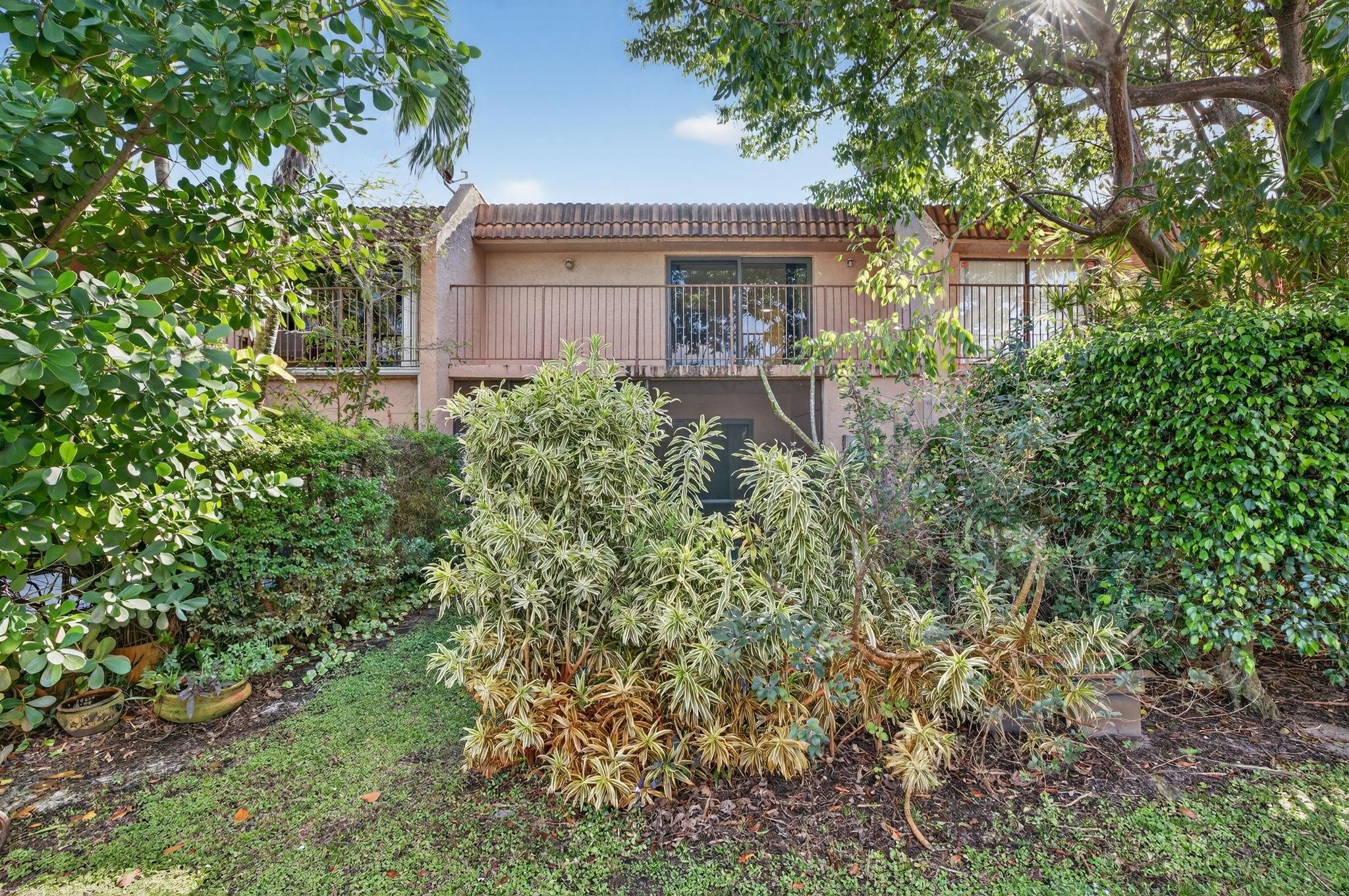 Valencia Village - Residential