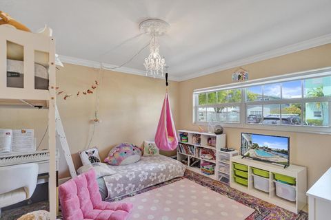 Tiny photo for 2820 NE 30th Street #Unit 2, Fort Lauderdale, FL 33306 (MLS # B26015053)