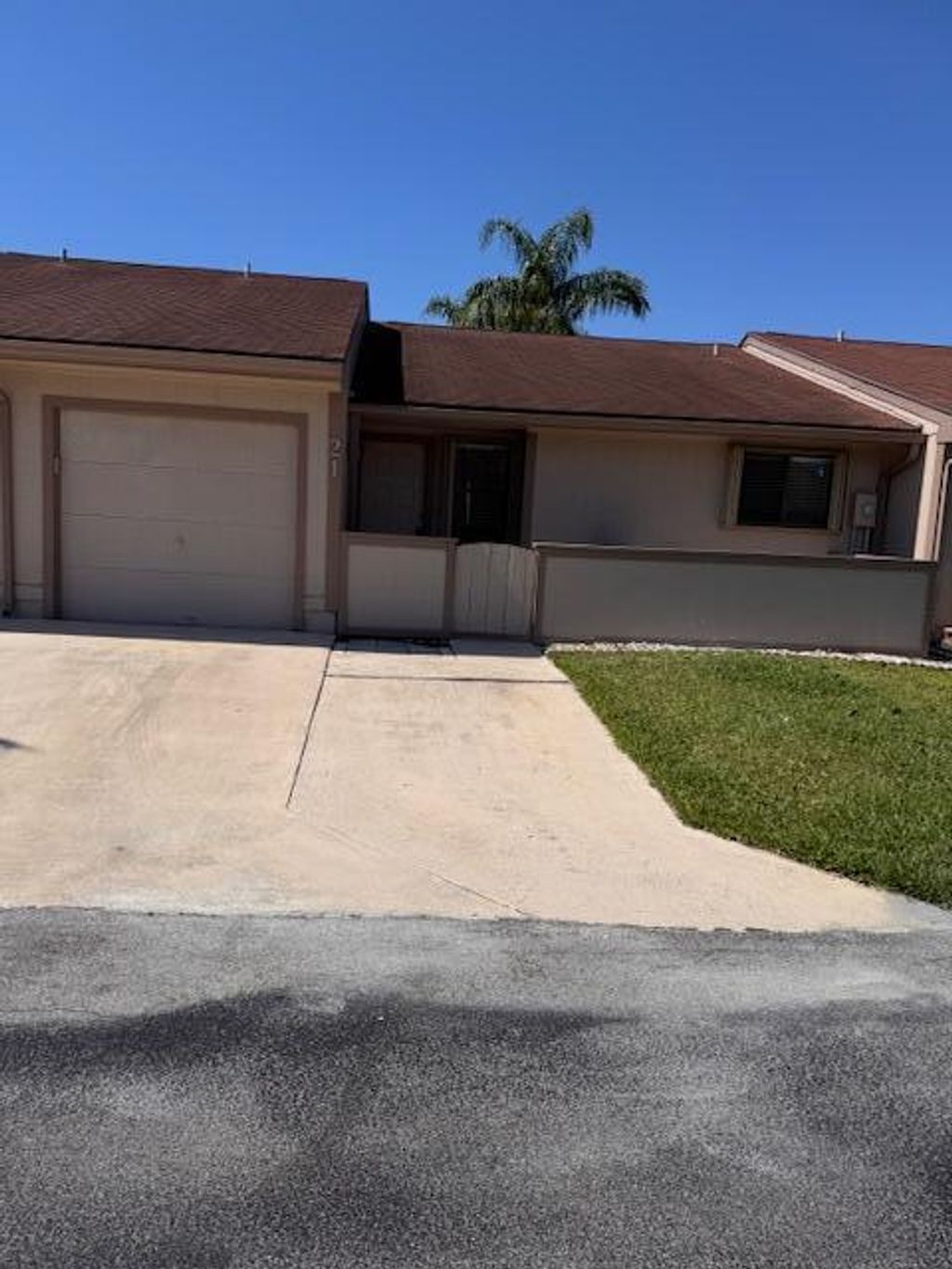 Photo of 21 Walcott Drive, Boynton Beach, FL 33426 (MLS # R11091623)