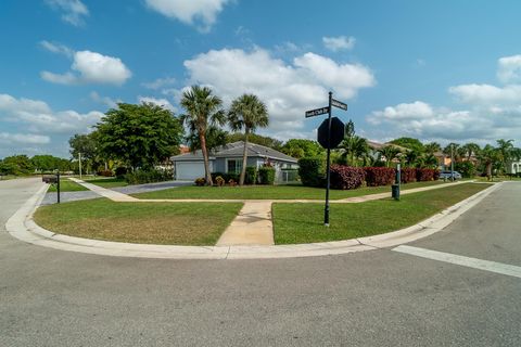 Single Family Residence in Wellington FL 1659 Club Drive Dr 39.jpg