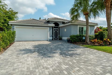 Single Family Residence in Wellington FL 1659 Club Drive Dr 1.jpg