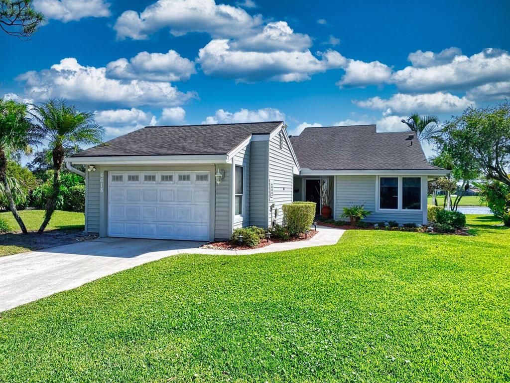 Photo of 6618 S Pine Court, Palm Beach Gardens, FL 33418 (MLS # R10862271)