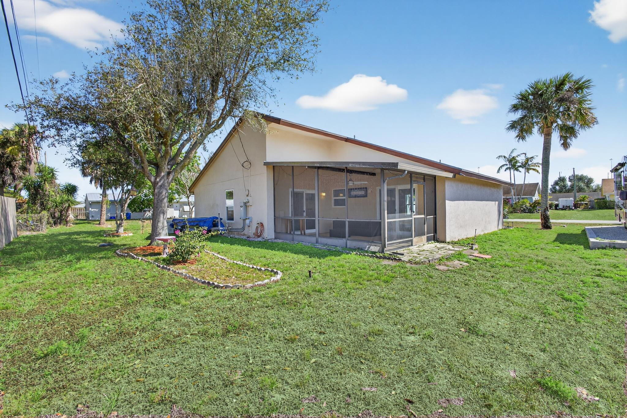 NORTH PALM BEACH HEIGHTS SEC 2B - Residential Lease