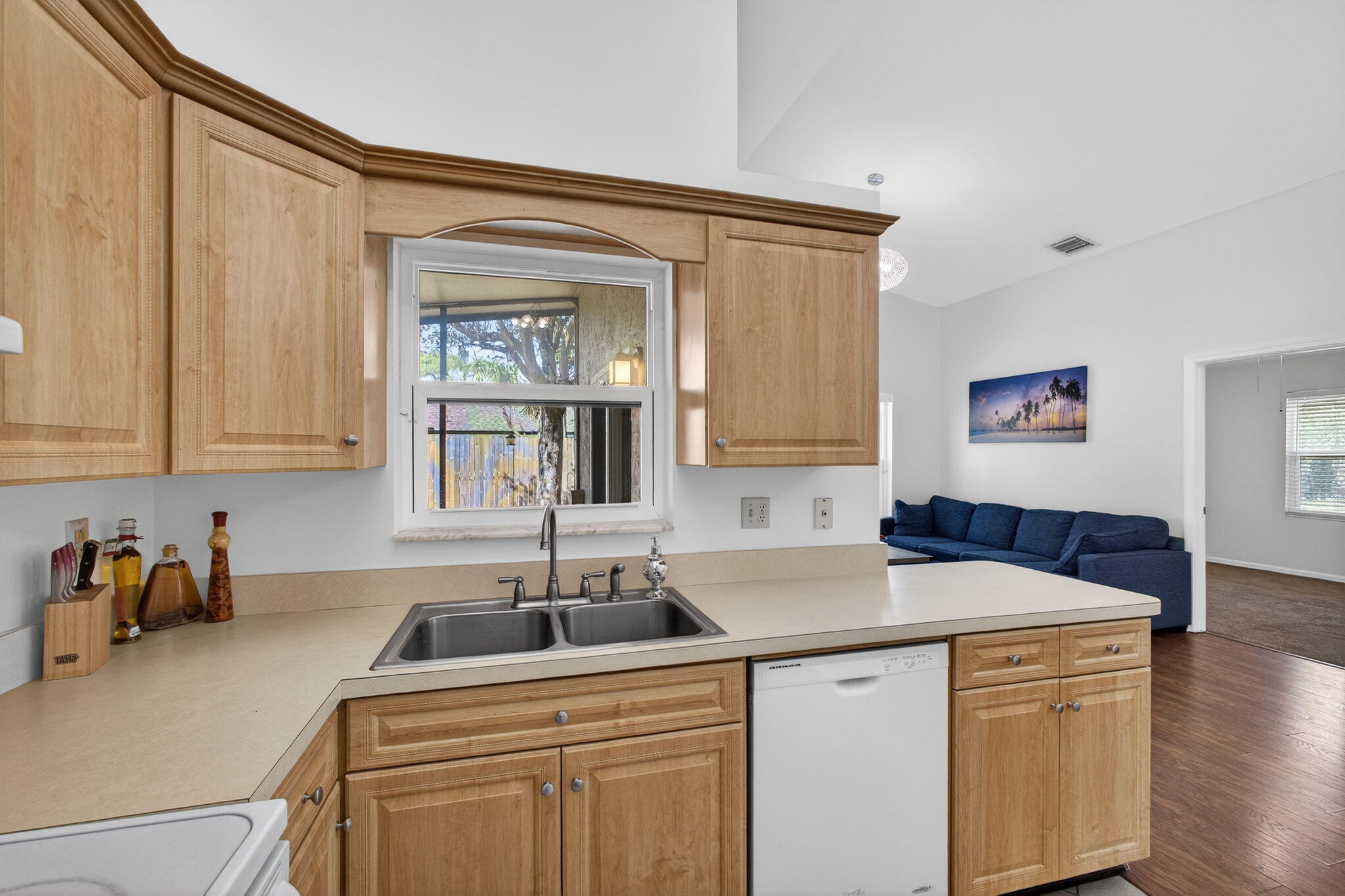 NORTH PALM BEACH HEIGHTS SEC 2B - Residential Lease