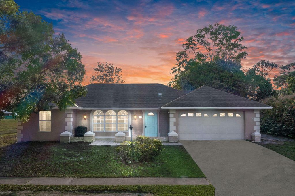 Photo of 450 NE Solida Circle, Port Saint Lucie, FL 34983 (MLS # R11064980)