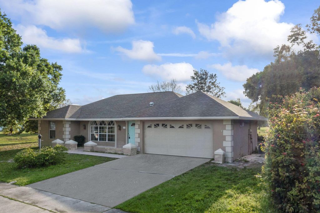 Photo of 450 NE Solida Circle, Port Saint Lucie, FL 34983 (MLS # R11064980)