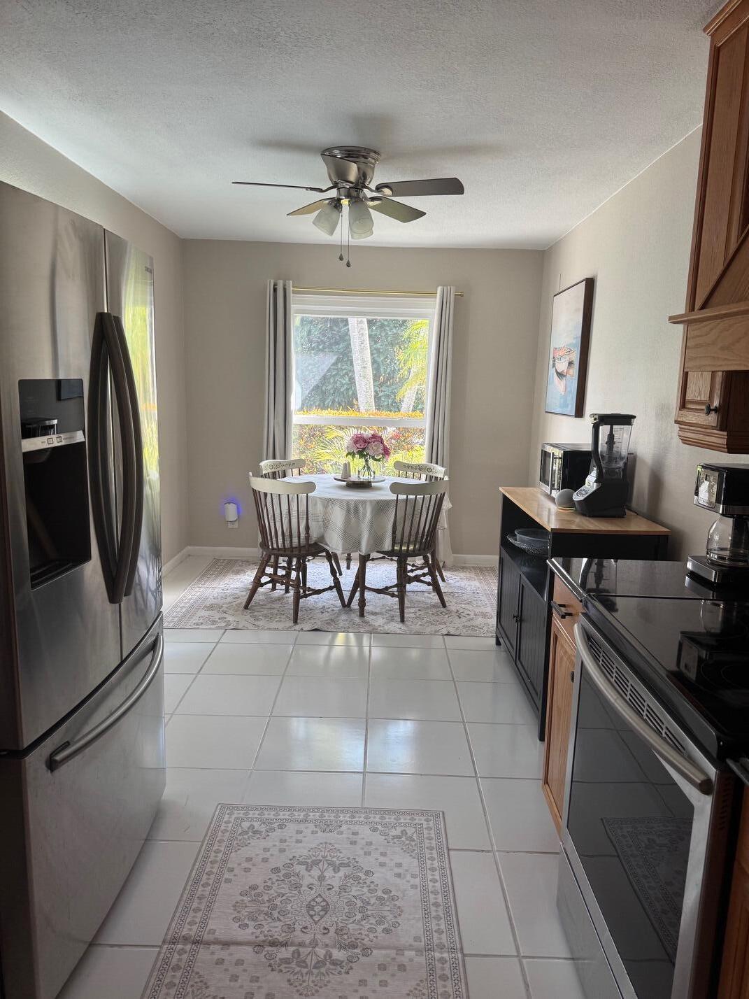 EASTPOINTE COUNTRY CLUB 5 - Residential Lease
