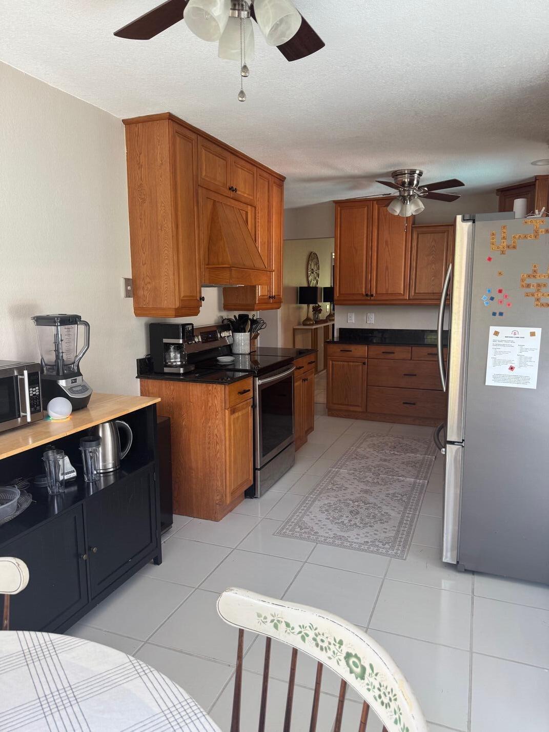 EASTPOINTE COUNTRY CLUB 5 - Residential Lease