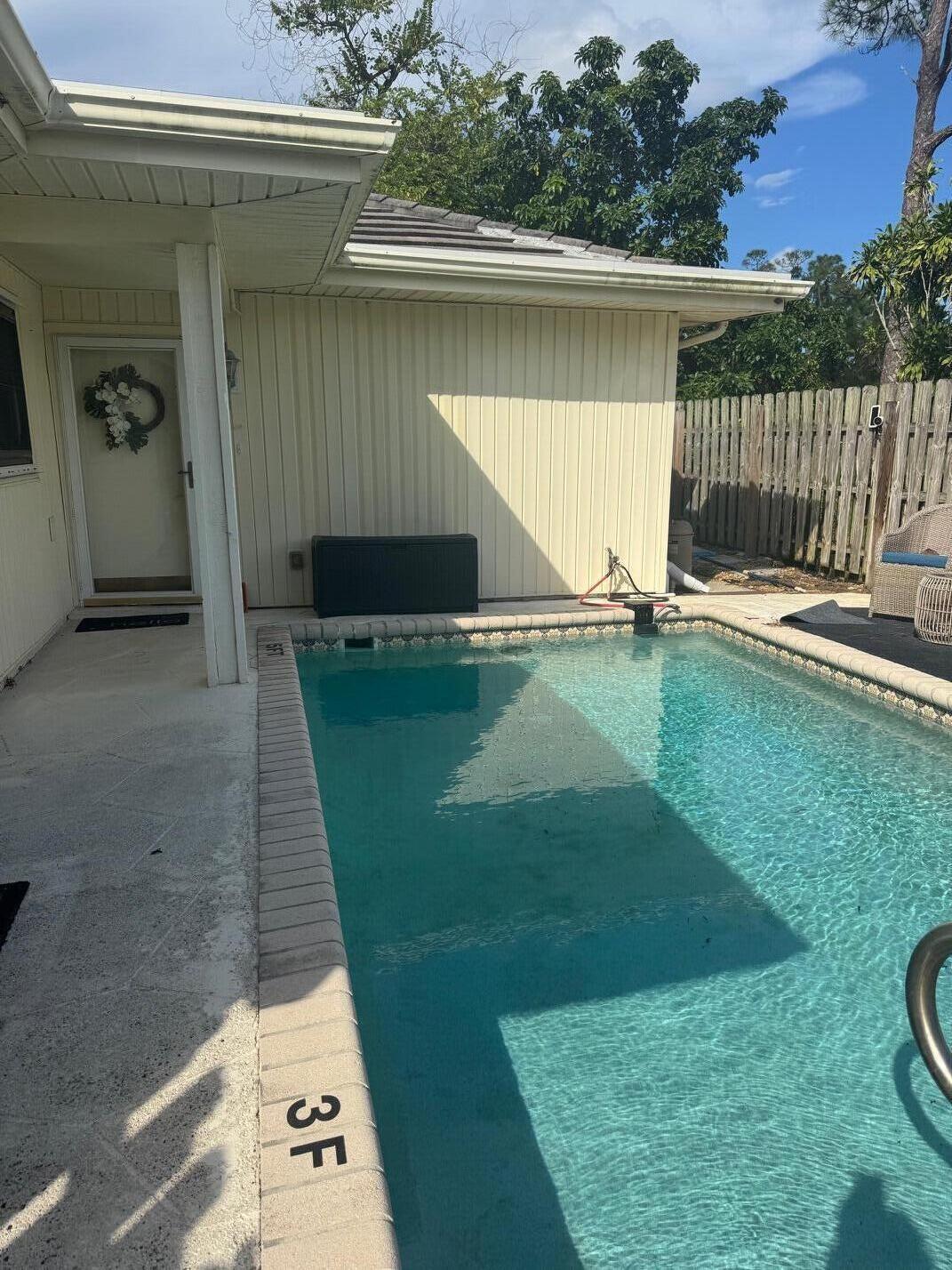 EASTPOINTE COUNTRY CLUB 5 - Residential Lease