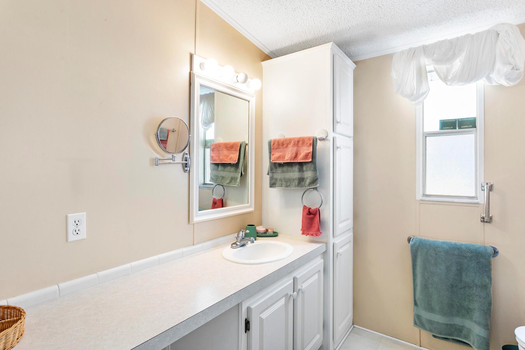 JAMAICA BAY MOBILE HOME C - Residential