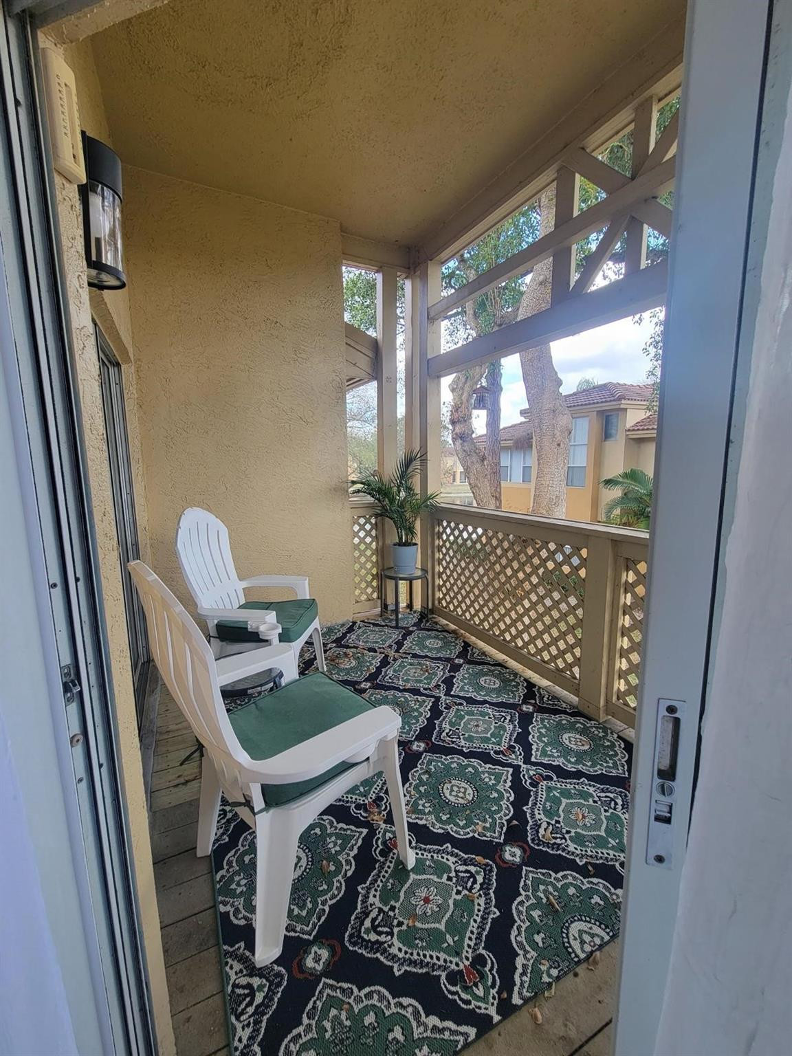 PALM LAKE CONDO - Residential Lease