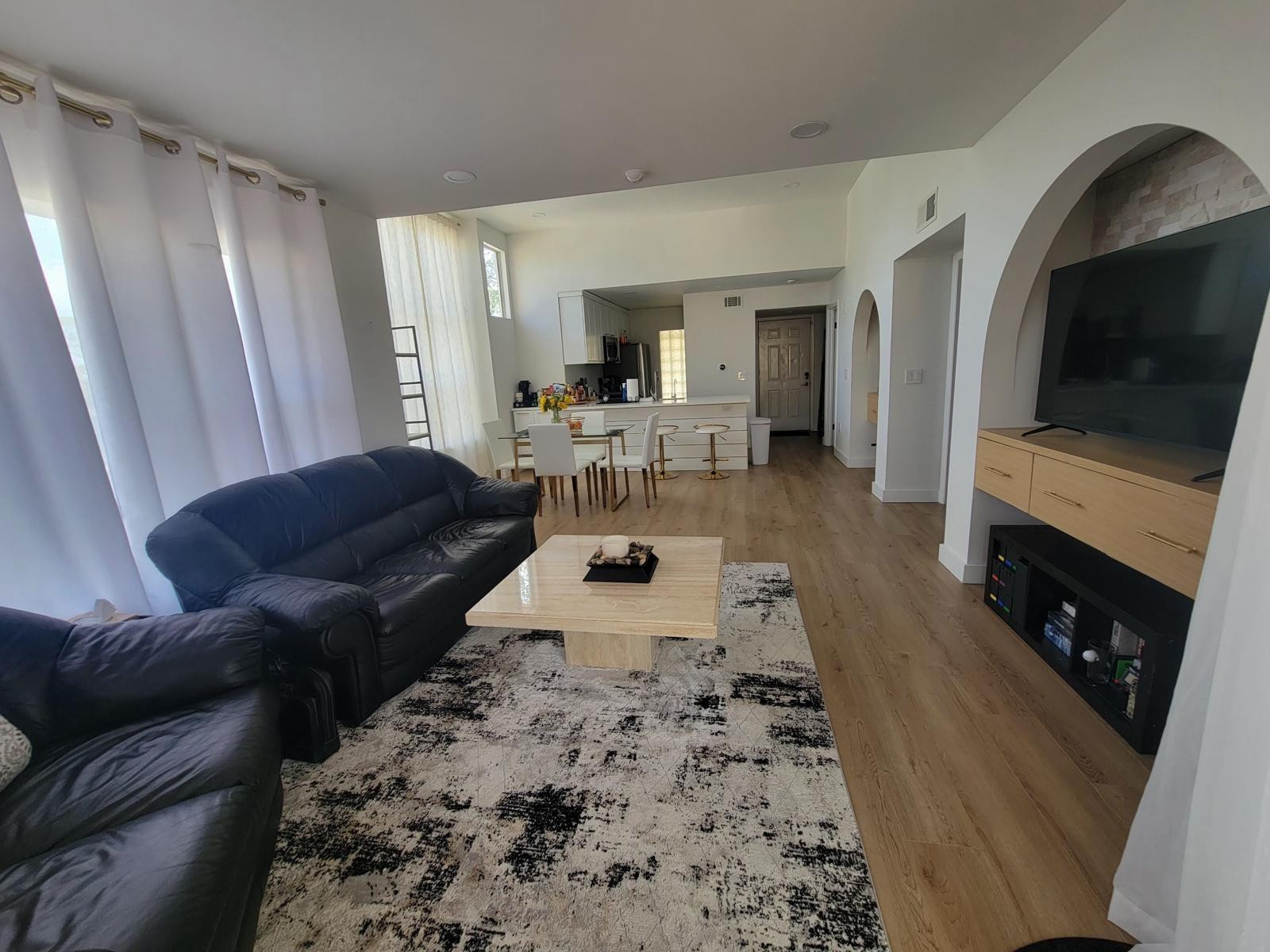 PALM LAKE CONDO - Residential Lease