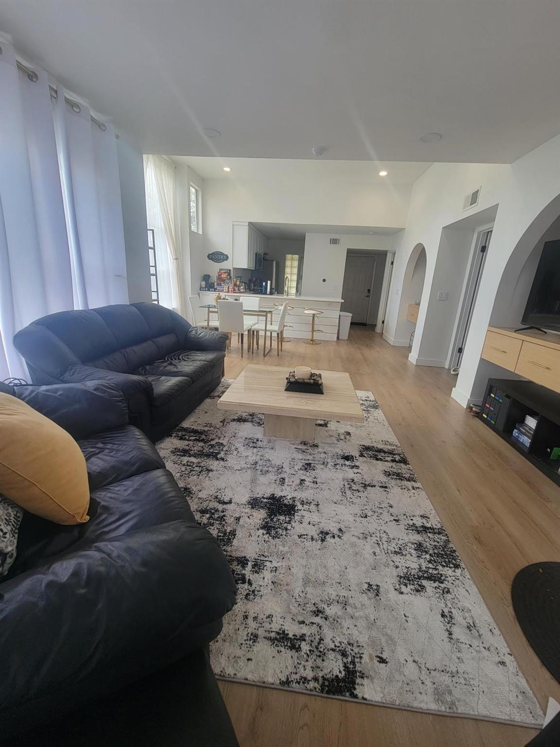 PALM LAKE CONDO - Residential Lease