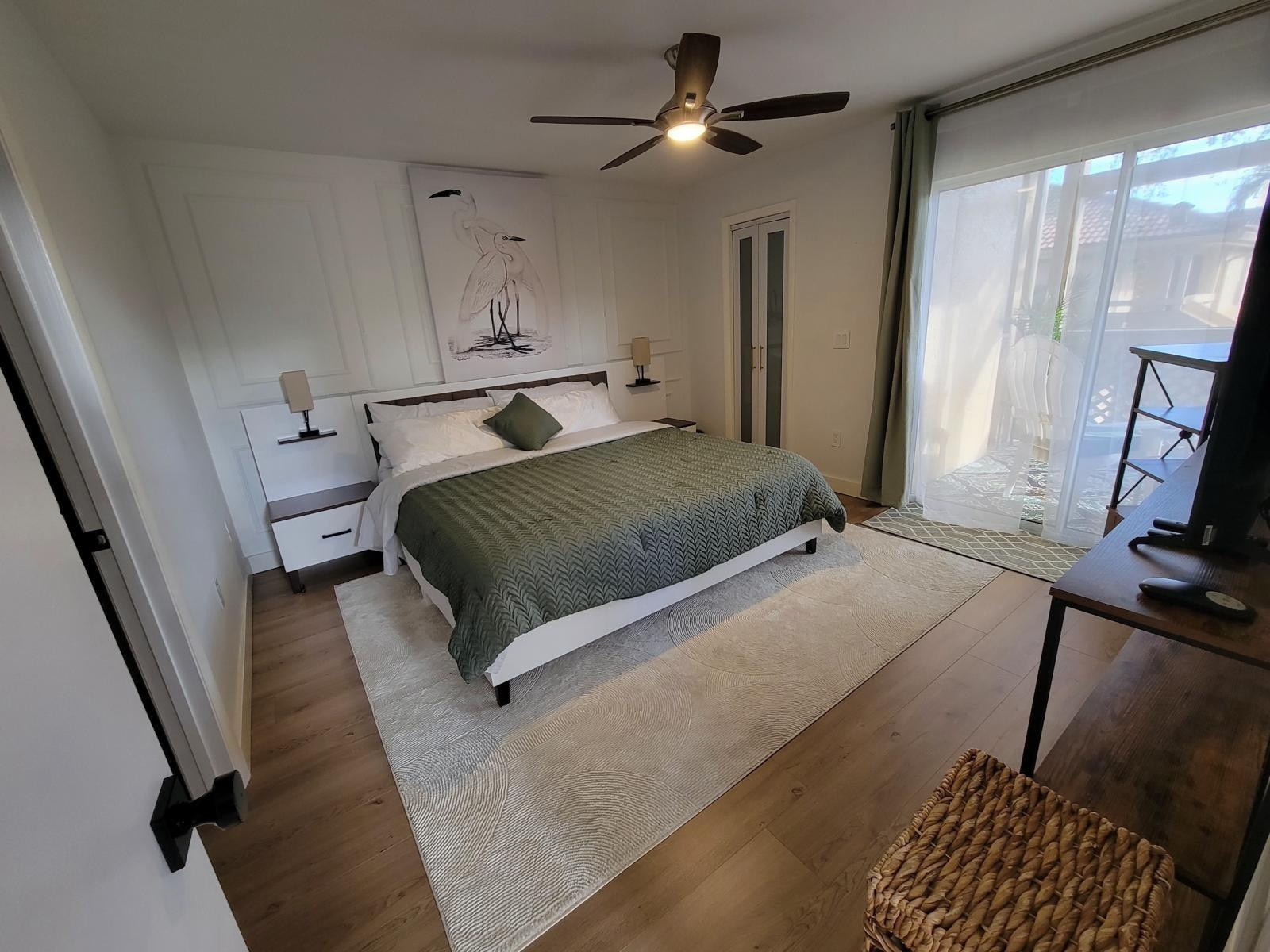 PALM LAKE CONDO - Residential Lease