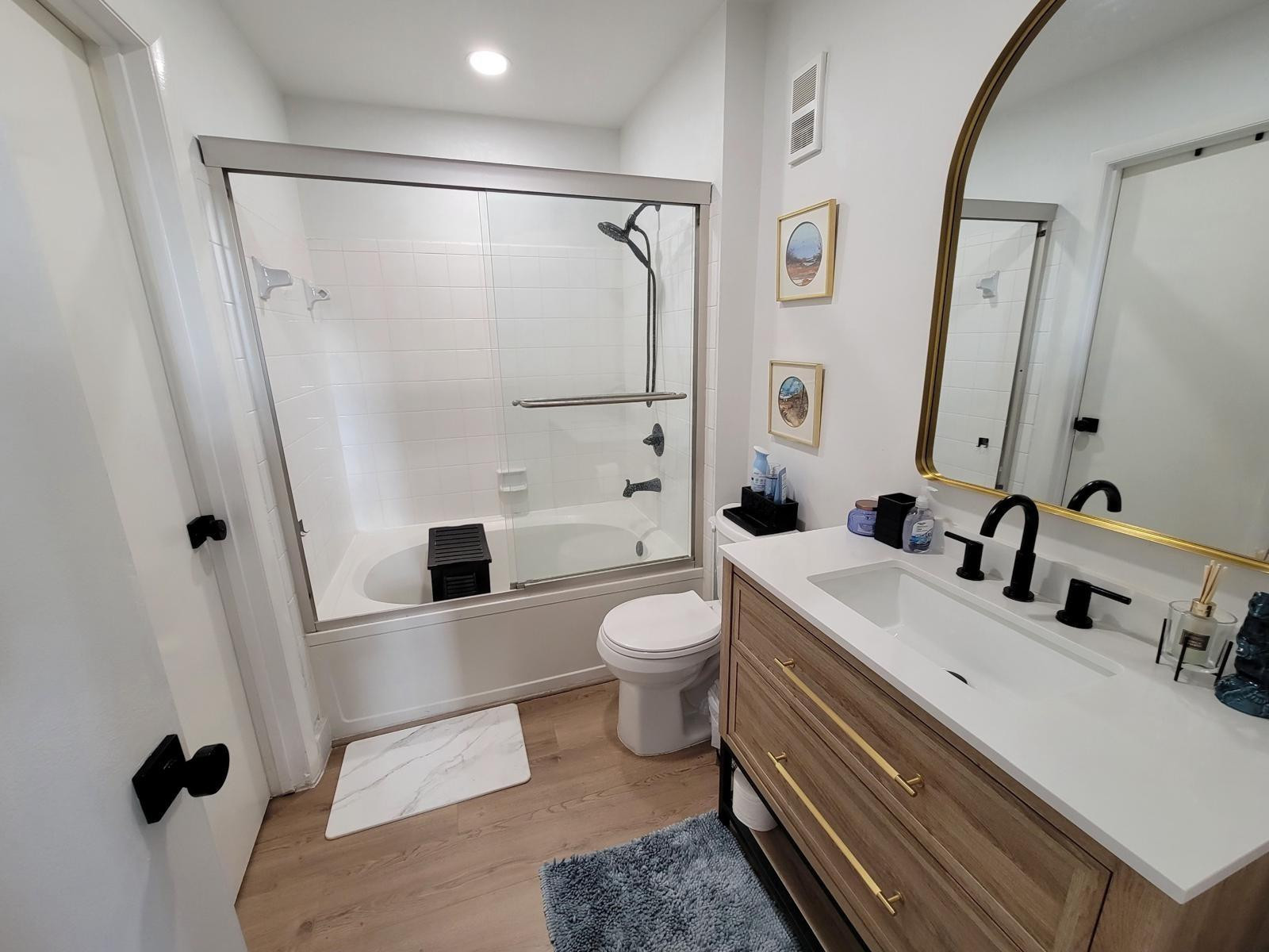 PALM LAKE CONDO - Residential Lease