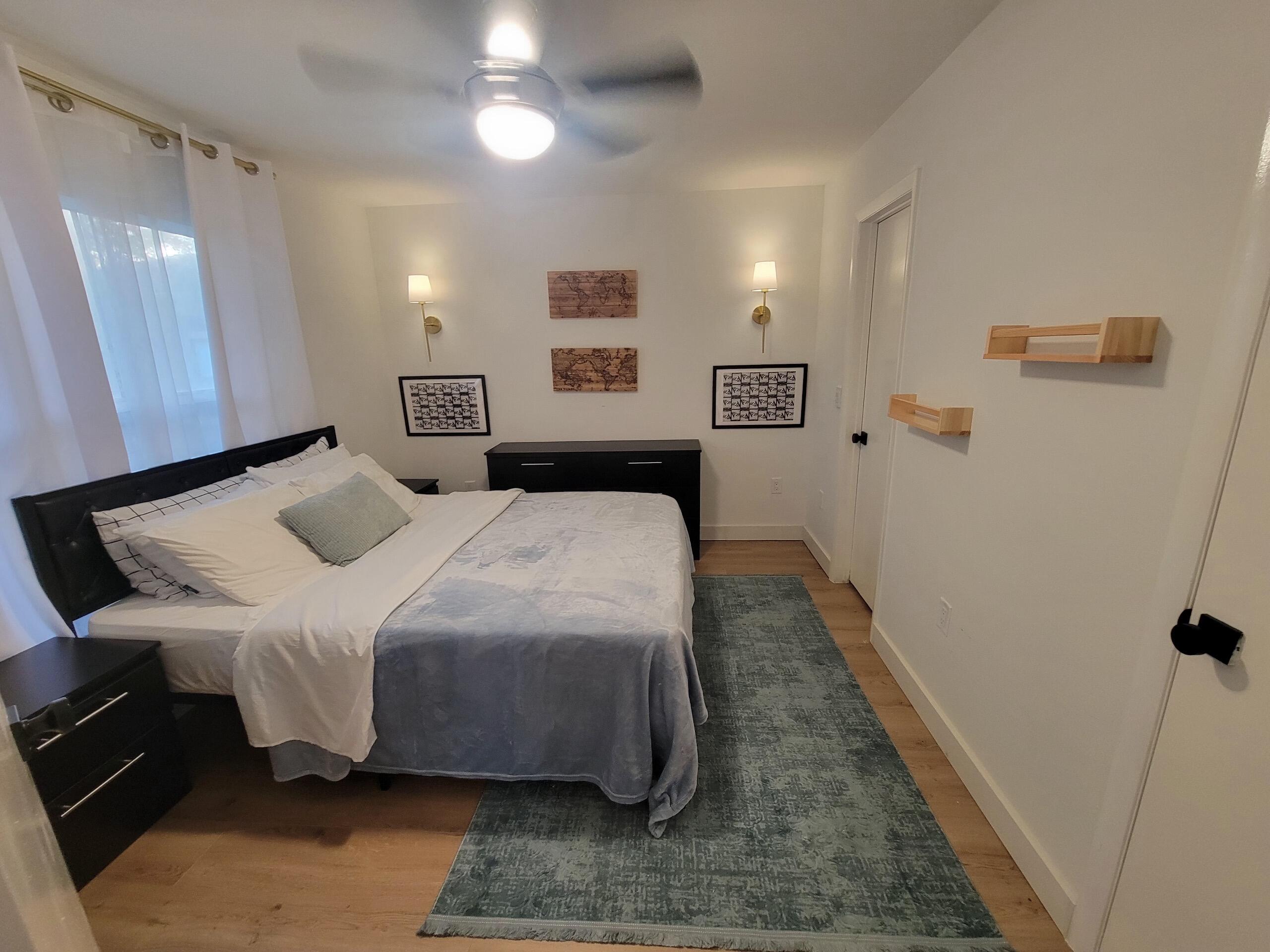 PALM LAKE CONDO - Residential Lease