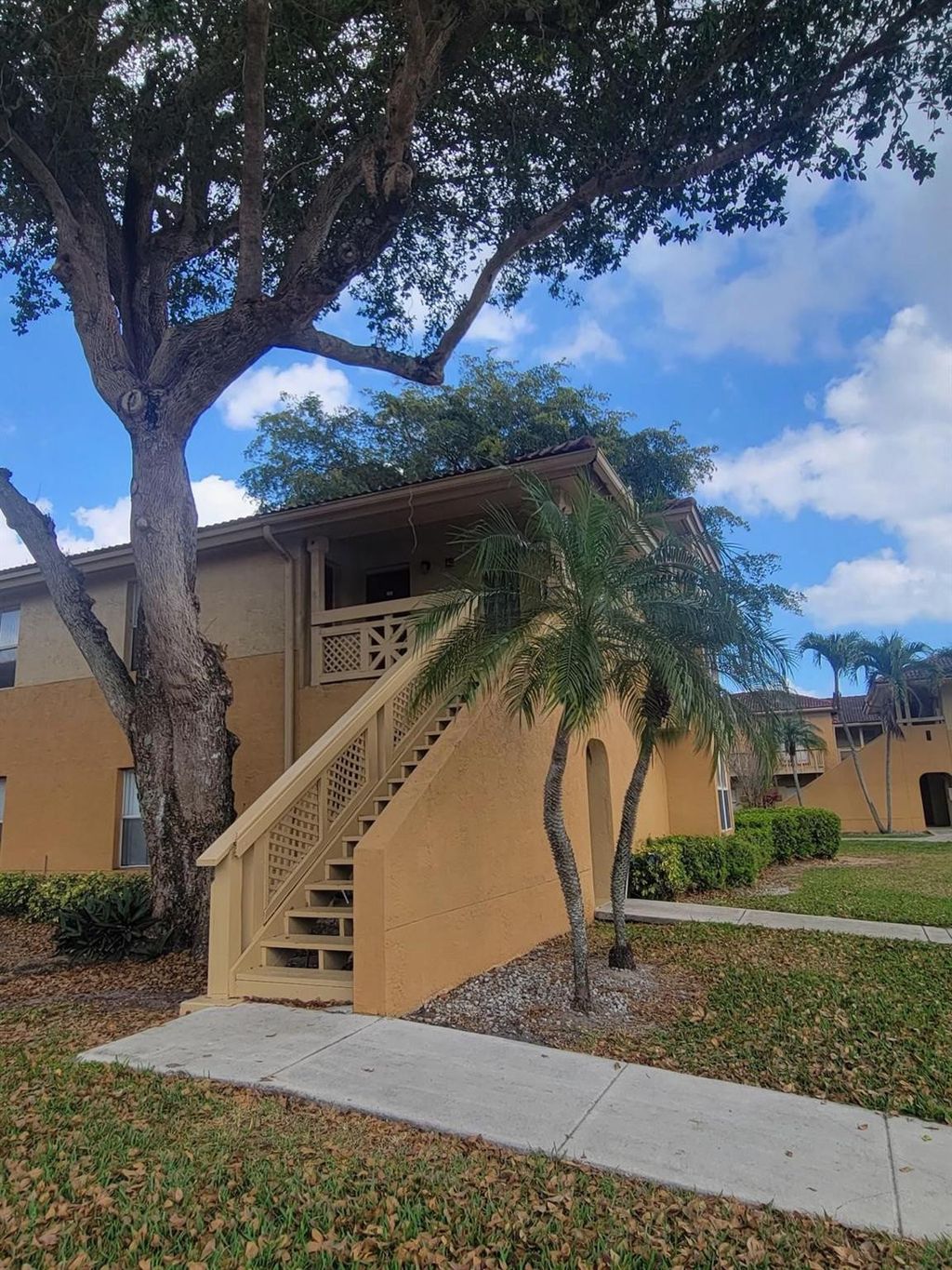 Photo of 4879 Via Palm Lakes #622, West Palm Beach, FL 33417 (MLS # F10556210)