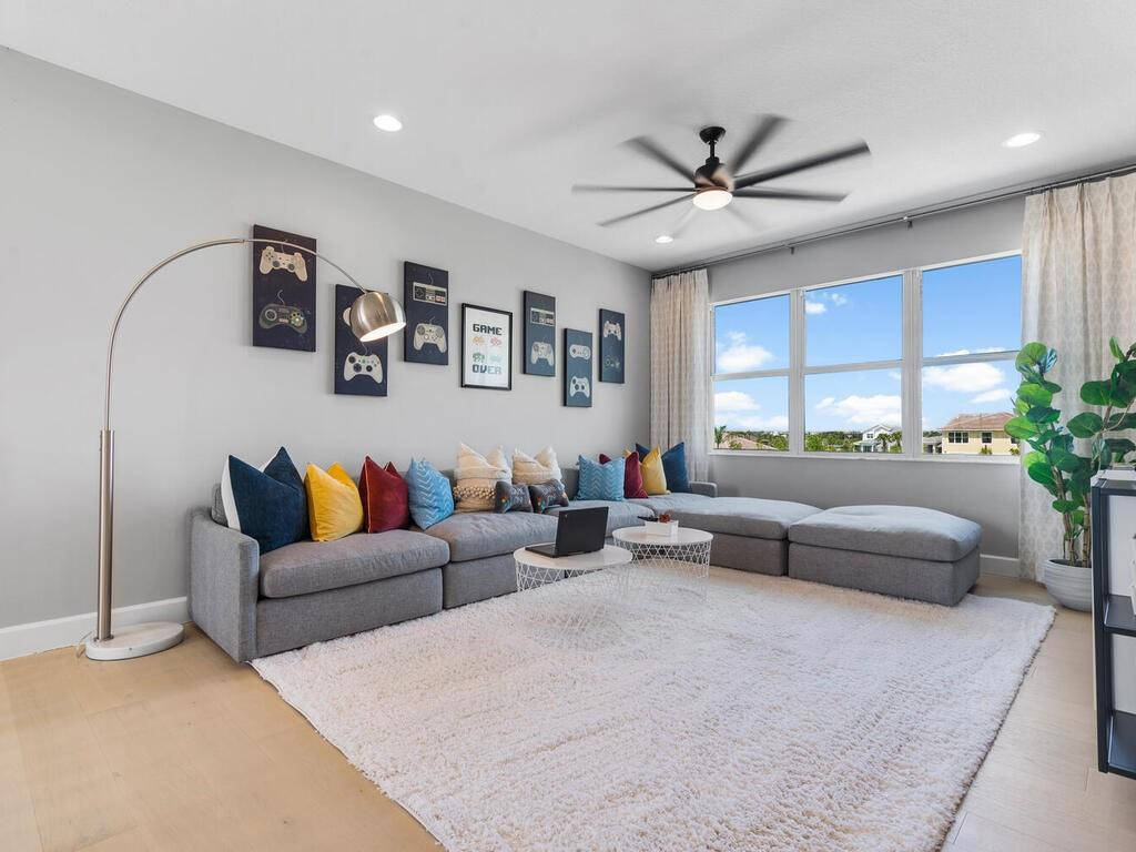 ARDEN PUD POD G SOUTH - Residential Lease