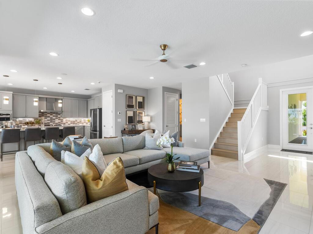 ARDEN PUD POD G SOUTH - Residential Lease
