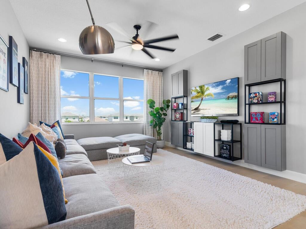 ARDEN PUD POD G SOUTH - Residential Lease