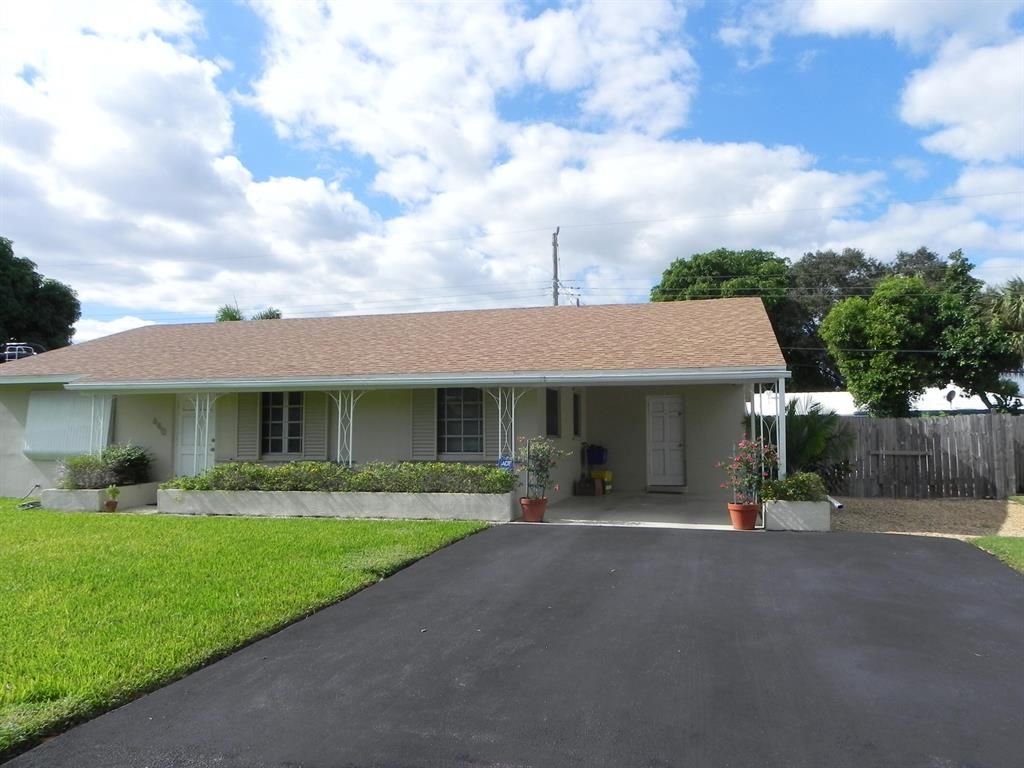 Photo of 640 Jaeger Drive, Delray Beach, FL 33444 (MLS # R10792815)