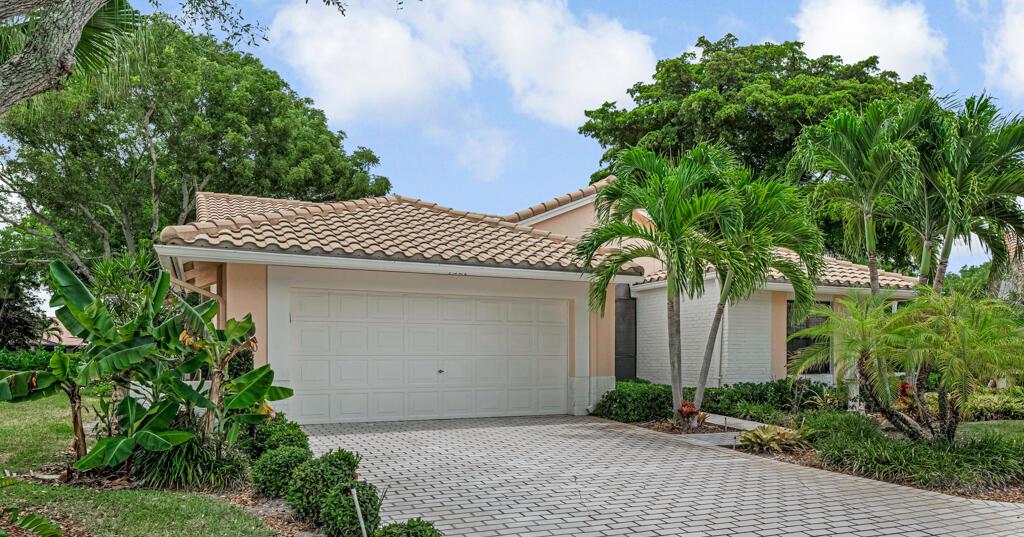 4521 Catamaran Circle