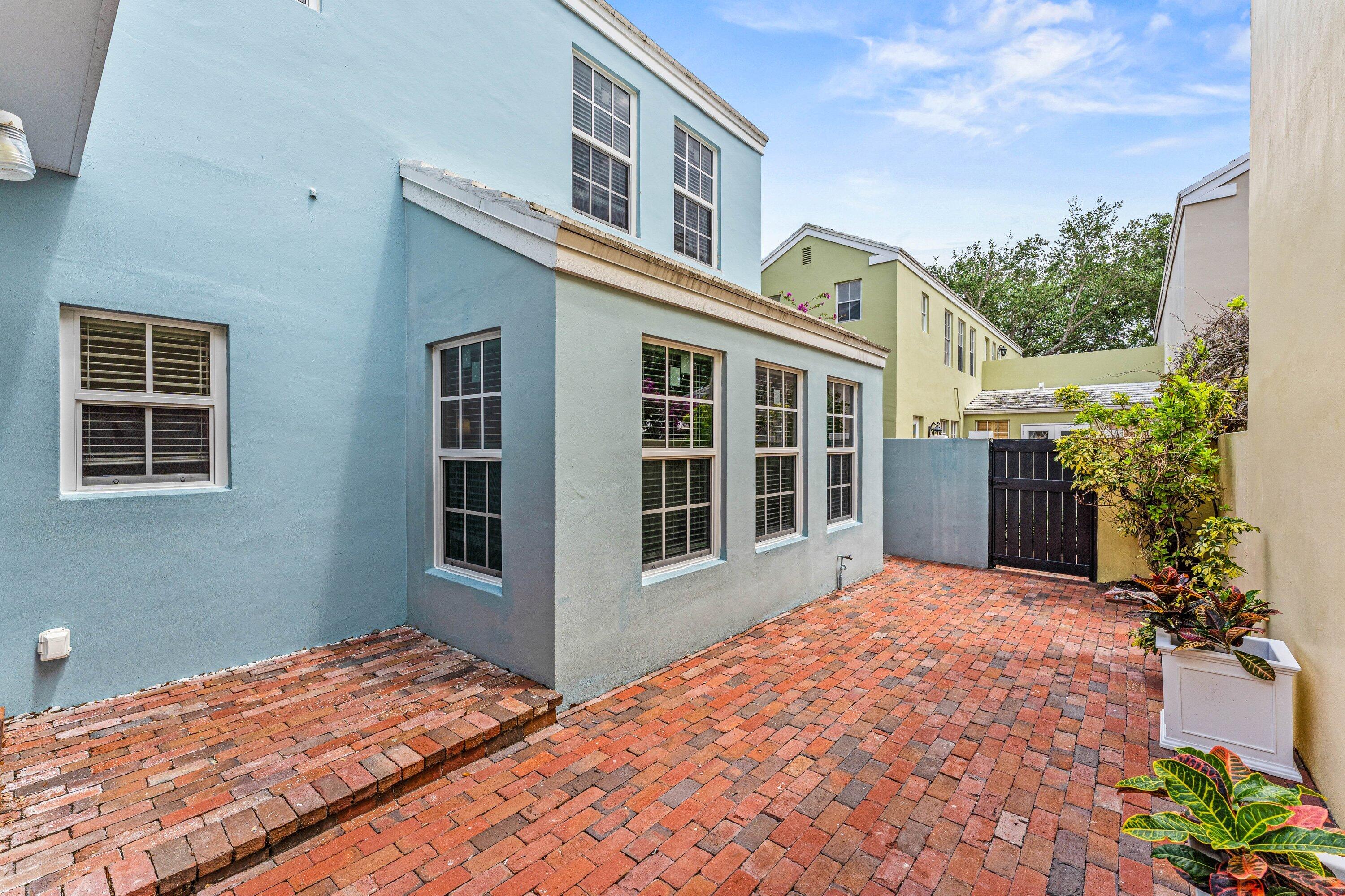 CHARLESTON PLACE - Residential