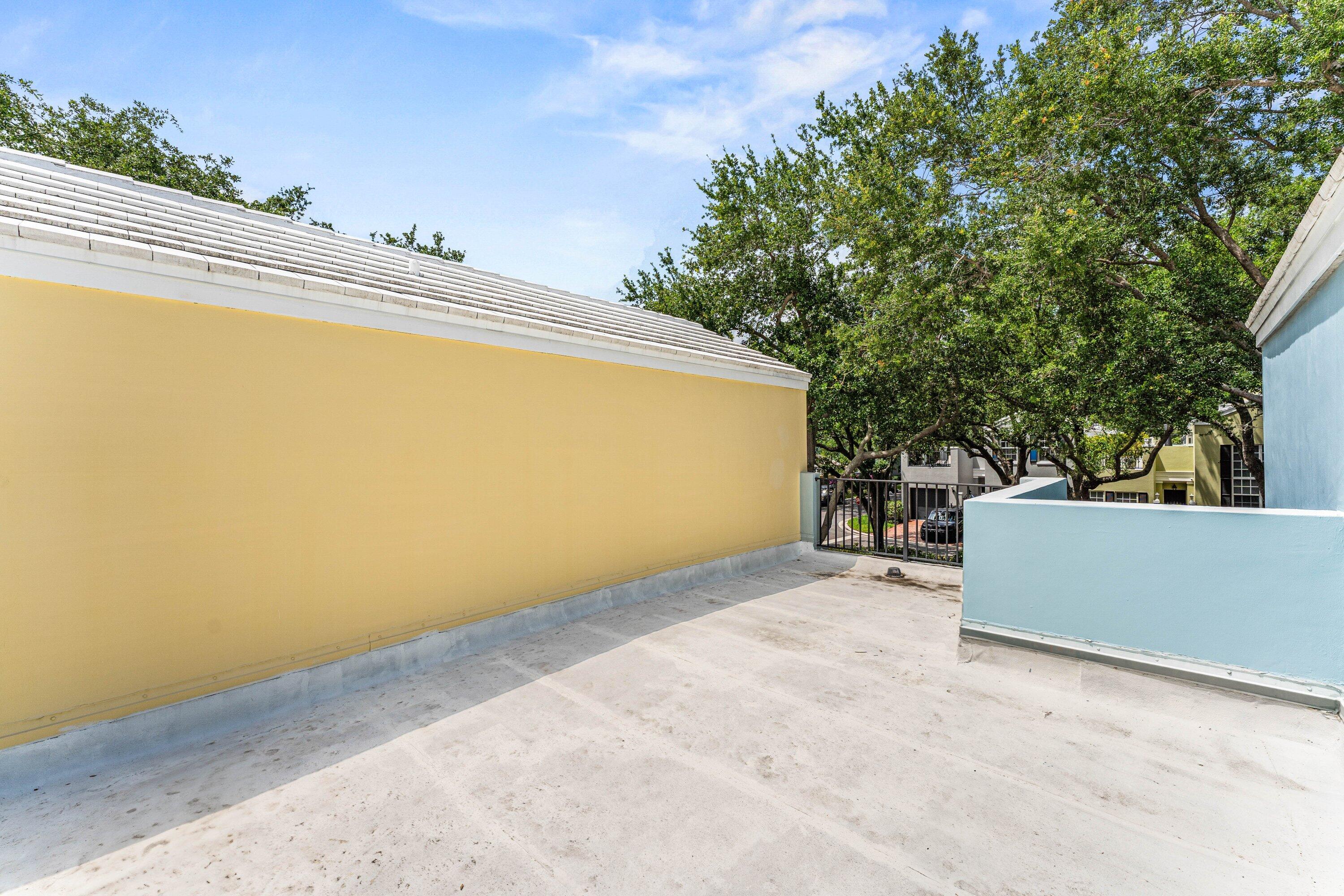 CHARLESTON PLACE - Residential