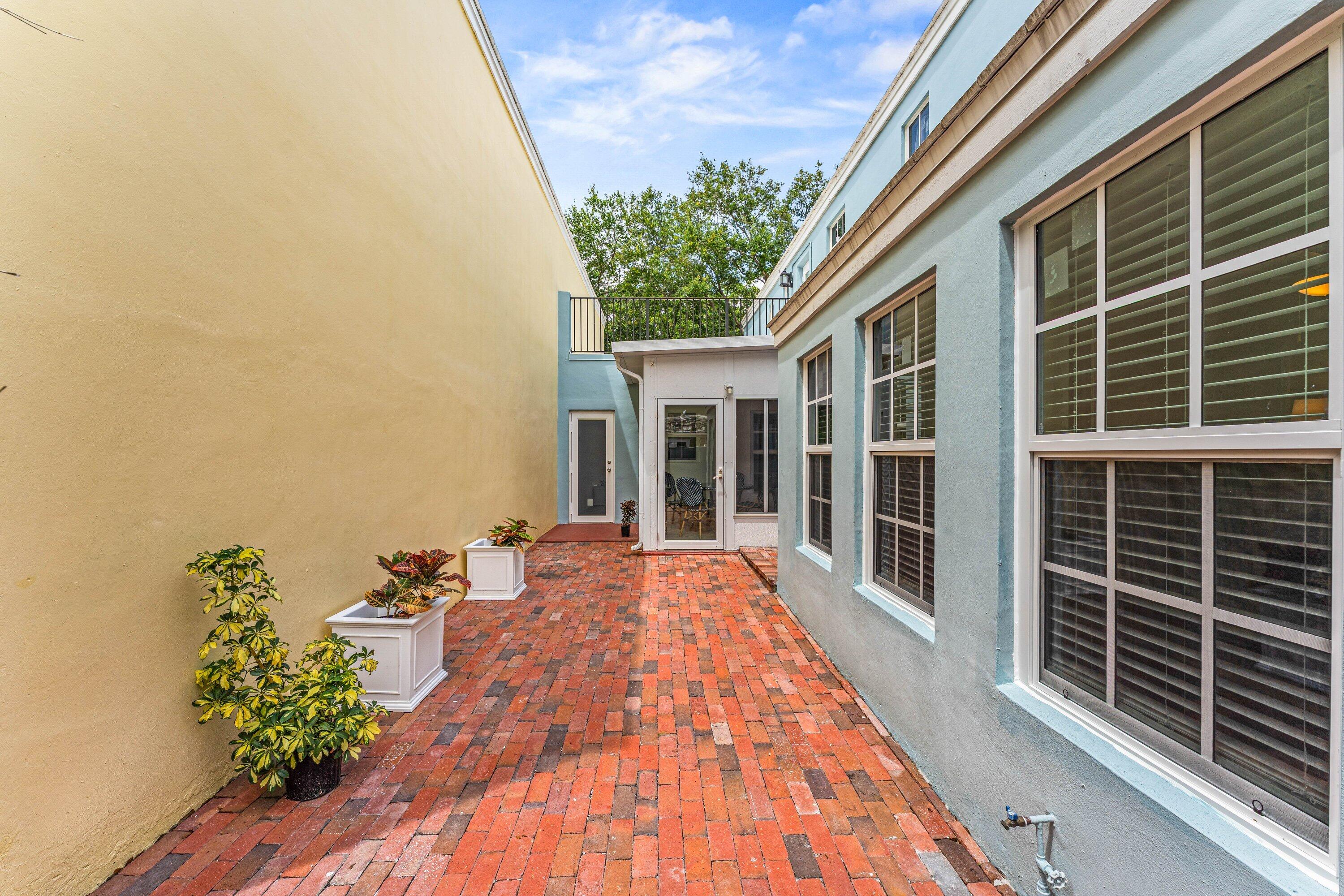 CHARLESTON PLACE - Residential