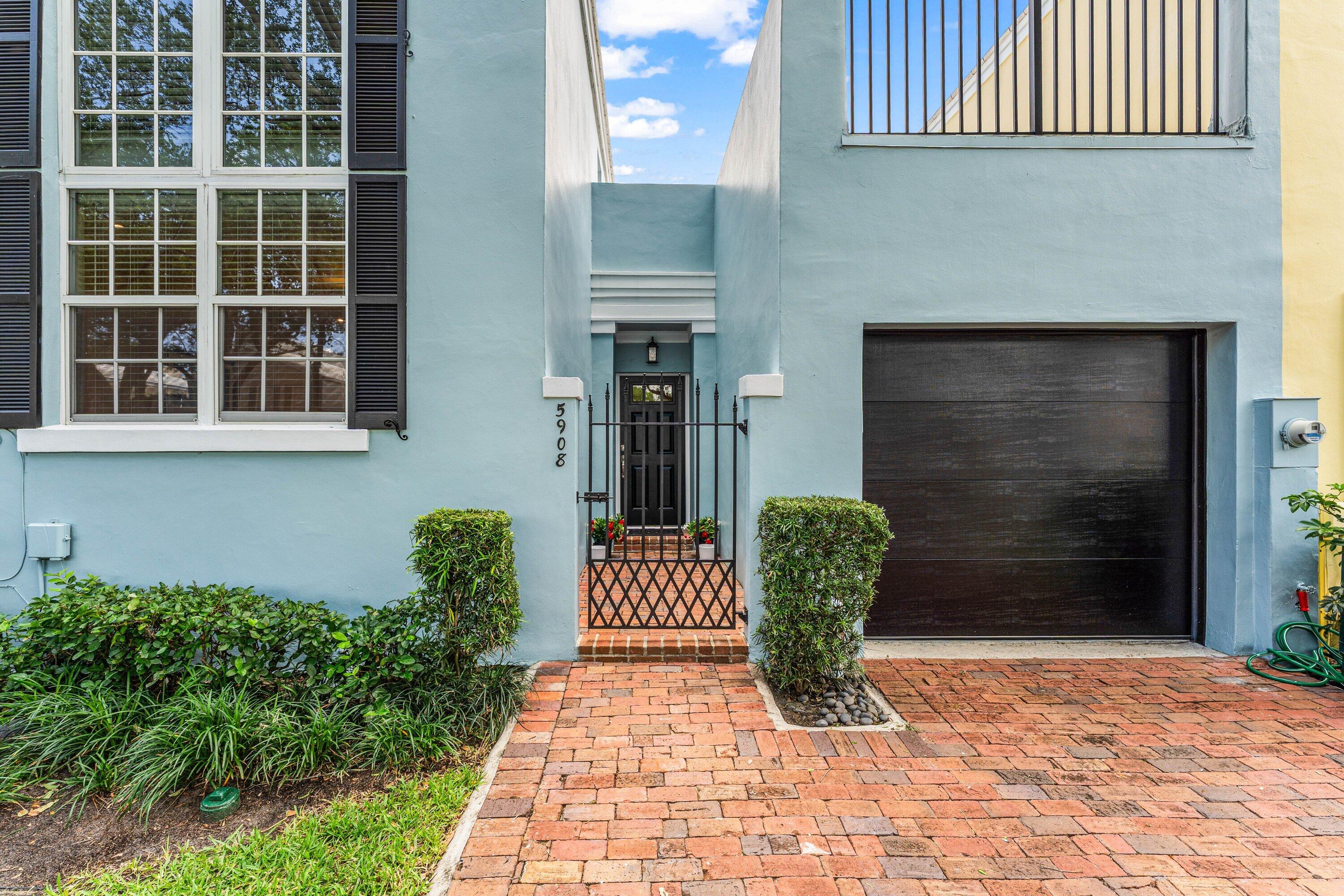 CHARLESTON PLACE - Residential