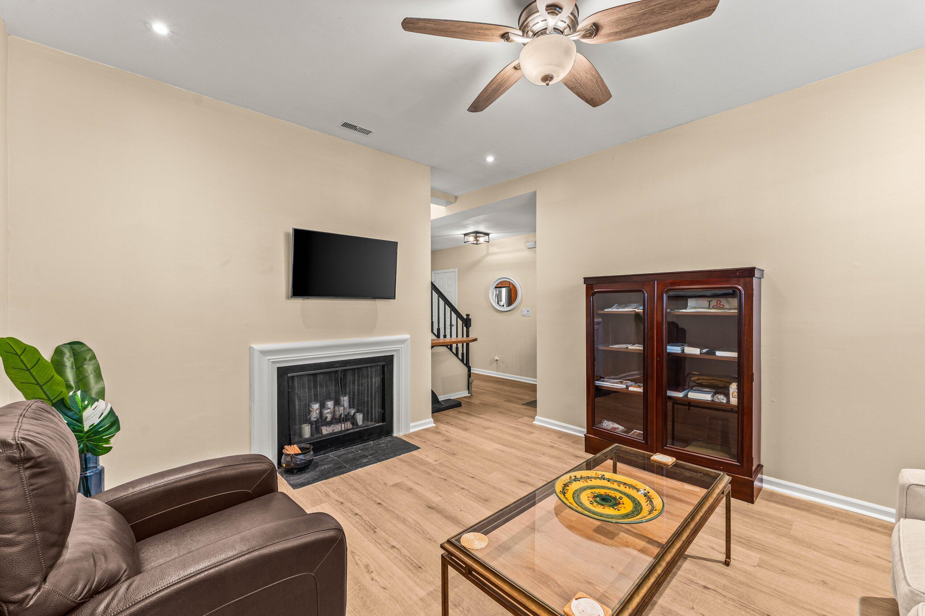 CHARLESTON PLACE - Residential