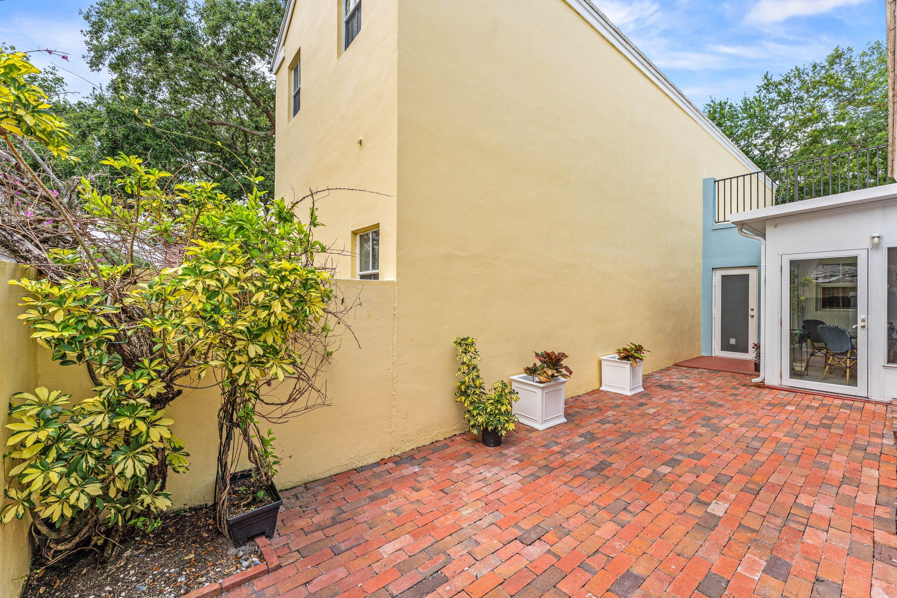 CHARLESTON PLACE - Residential