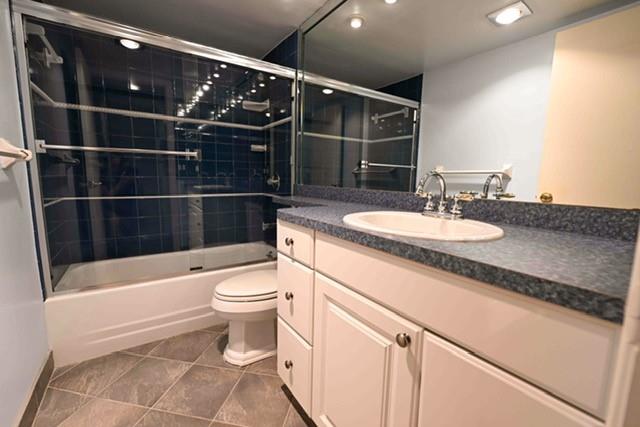 ISLAND CLUB ONE CONDO - Residential