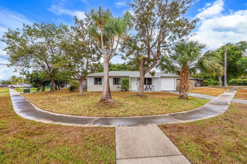 Photo of 12036 Acapulco Avenue, Palm Beach Gardens, FL 33410 (MLS # R11079235)