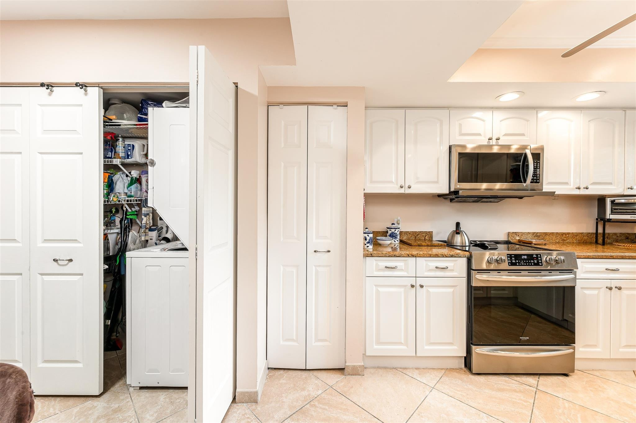 3032 Lake Shore Drive 3032